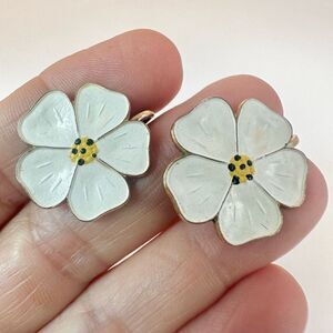 White flower vintage  clip on earrings